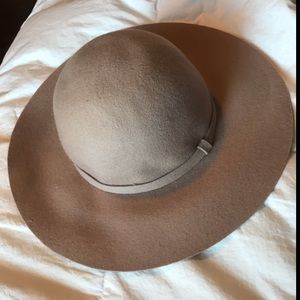 Phase 3 floppy hat